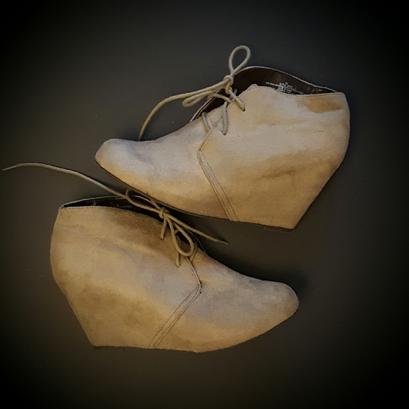 Mossimo Ladies Wedge Heel Ankle Boots - Picture 7 of 7